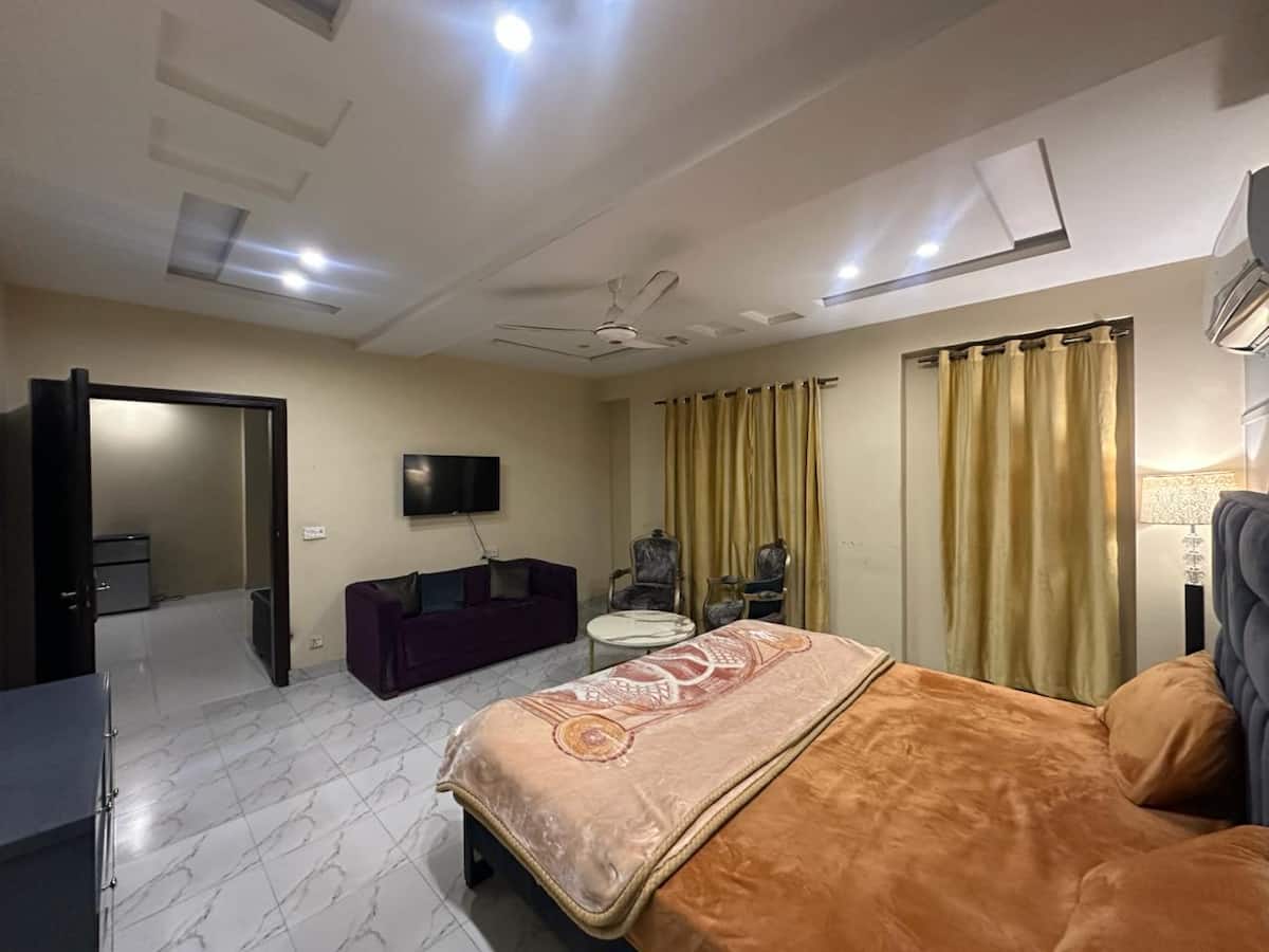 Perfect Lahore Stay – Clean & Modern 1BHK photo 3