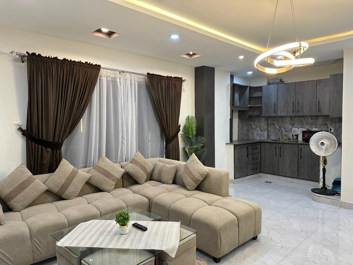 Executive 1BR in Bahria Phase 7 · Prime Location photo 5