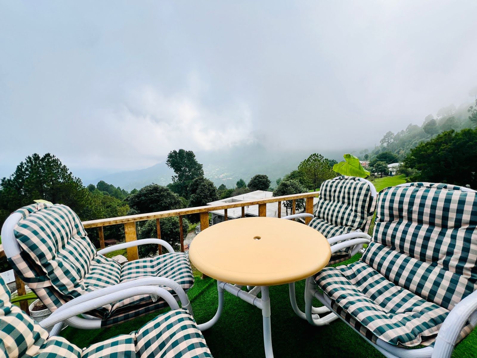 The Glass Gable | Modern Glamping & Scenic Deck (Diamond Hut) photo 2