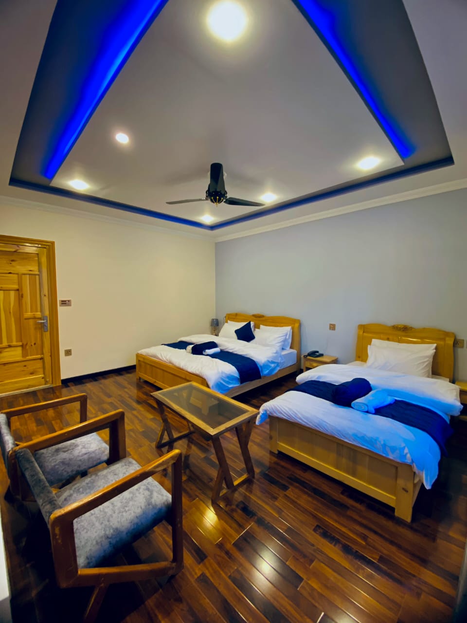 Charming Twin Suite · Lush Garden & Mountain Views photo 5