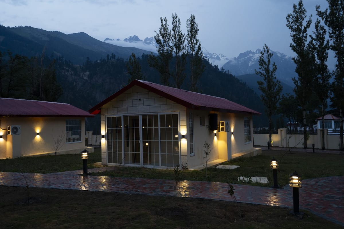 Private Chalet | Marble Bath & Mountain Retreat photo 2