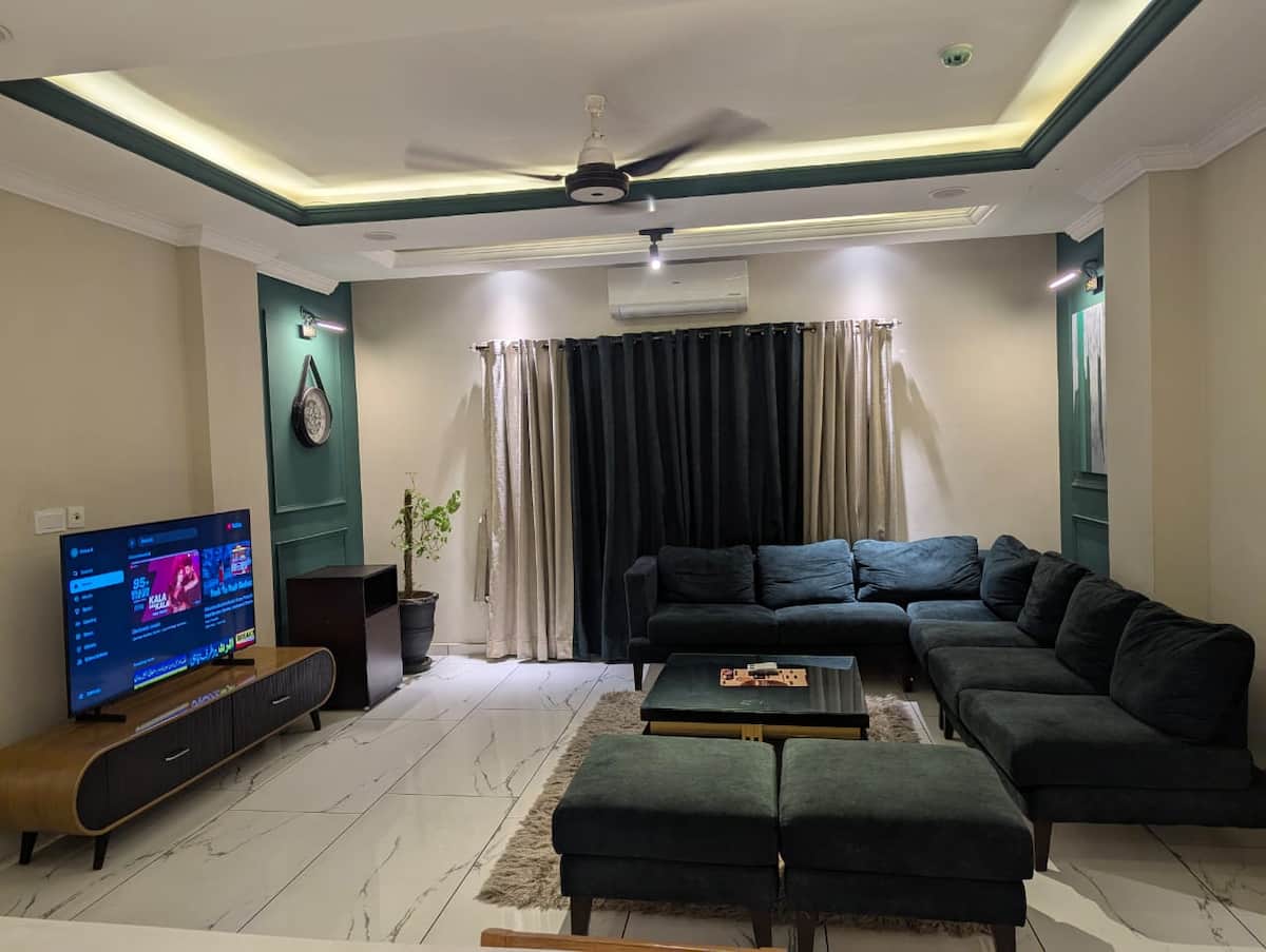 Luxury 2-Bedroom Apartment | Bahria Town Phase-1 photo 5