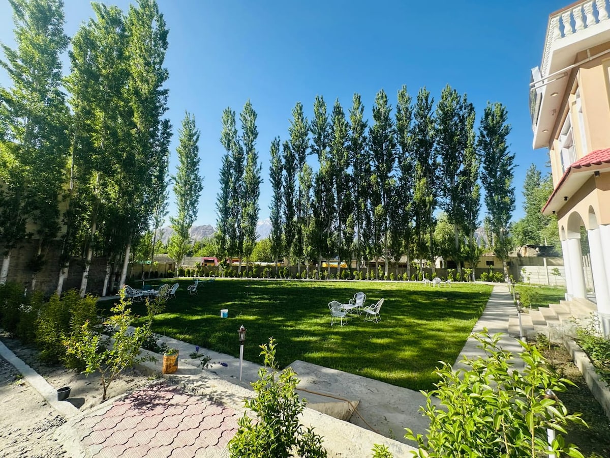 Luxury Twin Room · Epic Skardu Mountain Views photo 3