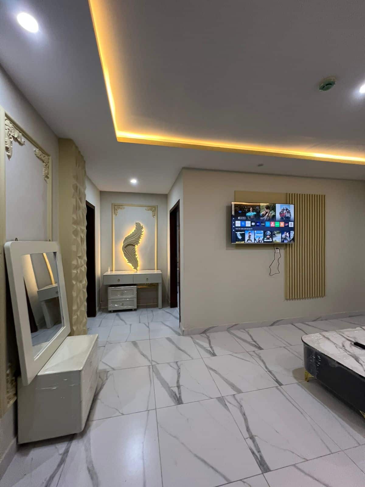 Executive 2BR Apartment | Phase 8 Bahria Town photo 5
