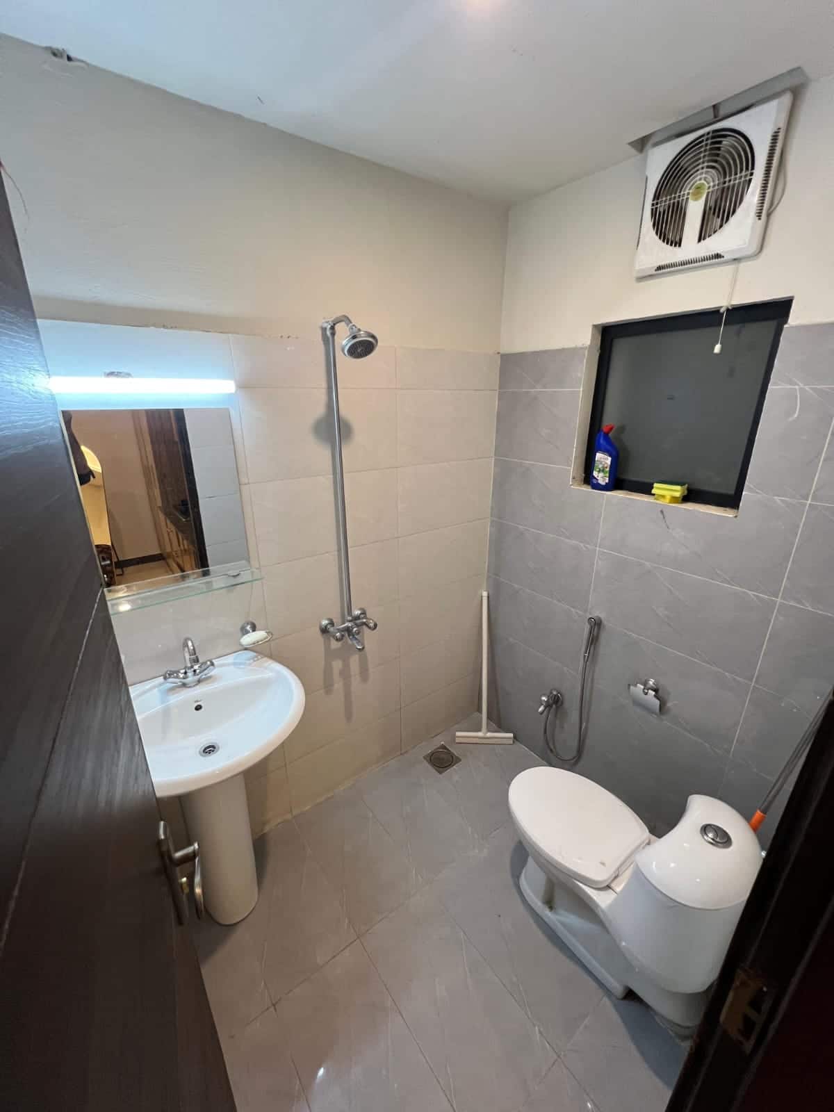 Modern Studio Apartment, Block A Multi Gardens B17 photo 3