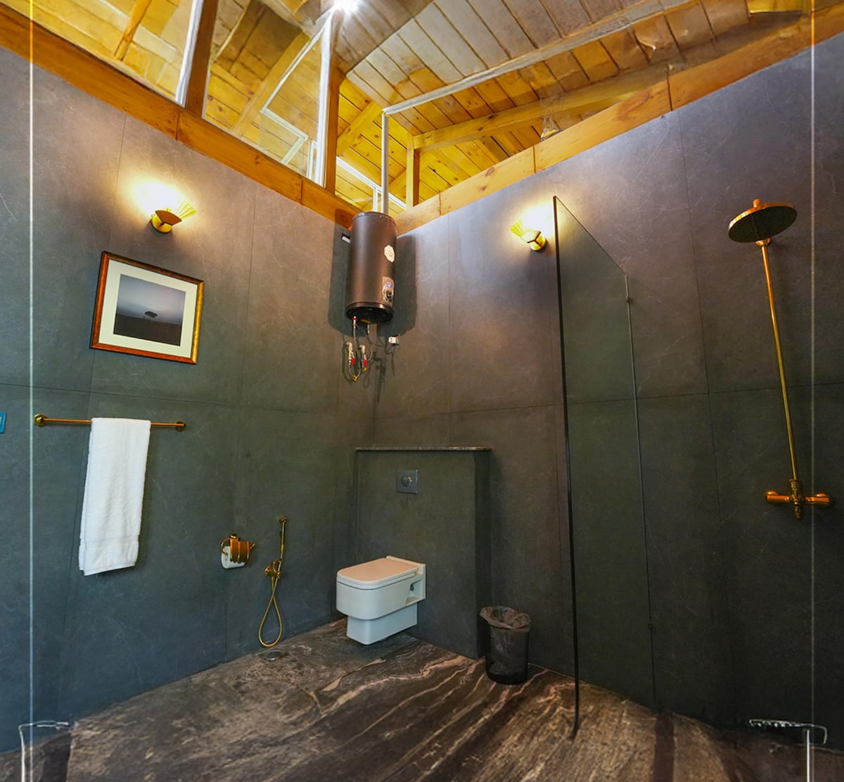 Elite 5-Bedroom Galiyat Retreat · Panoramic Views
