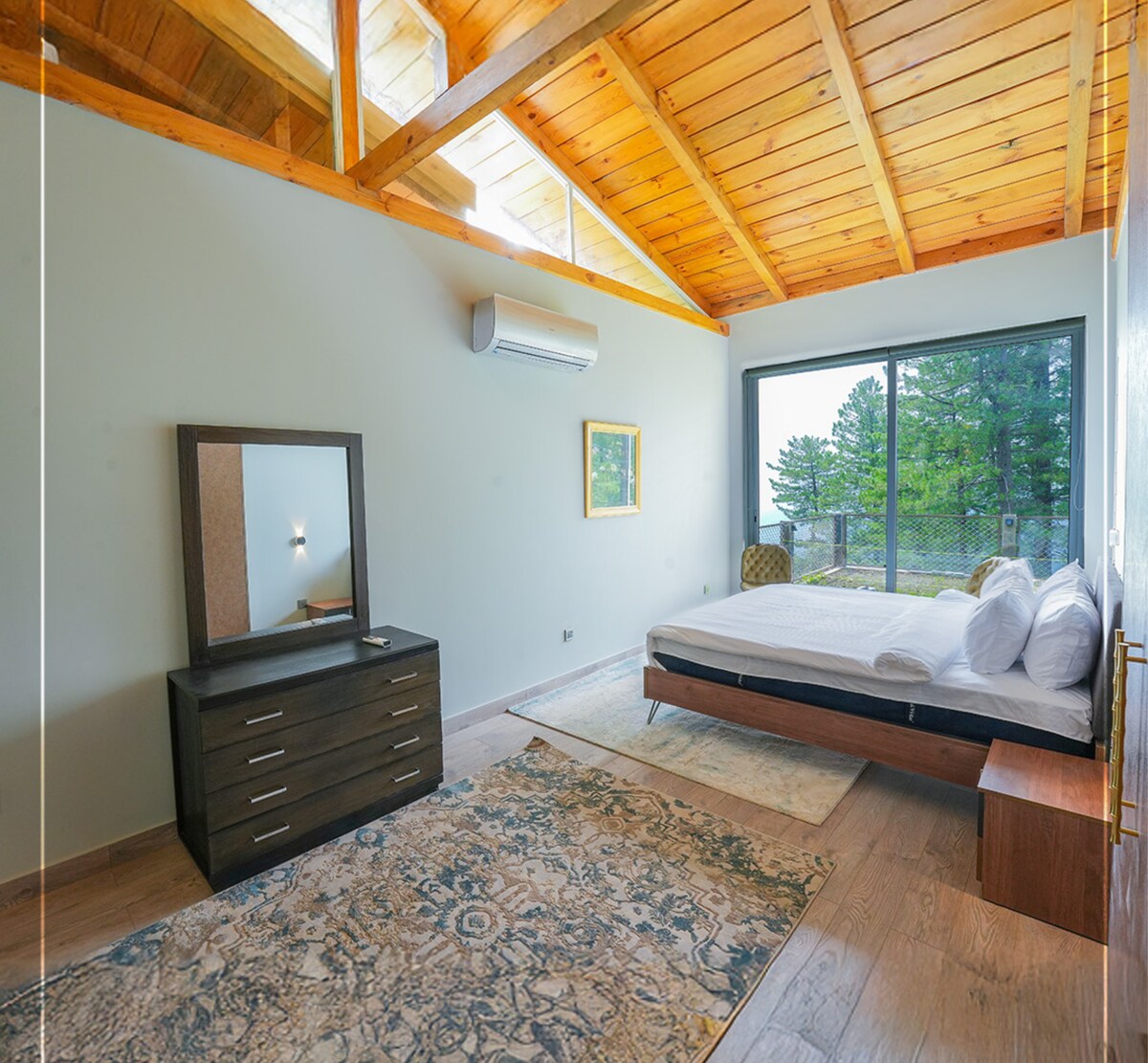 Elite 5-Bedroom Galiyat Retreat · Panoramic Views photo 5