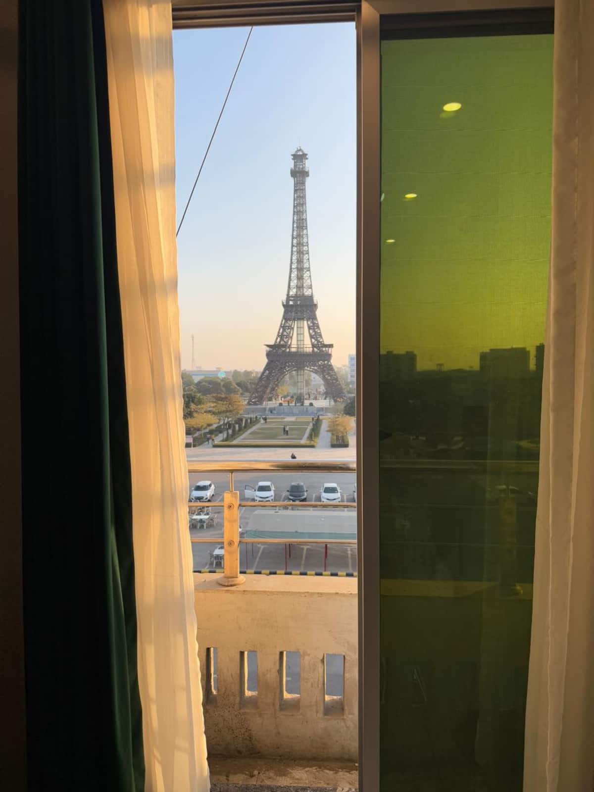 1BHK Flat | Secure Building | Scenic Window View photo 3