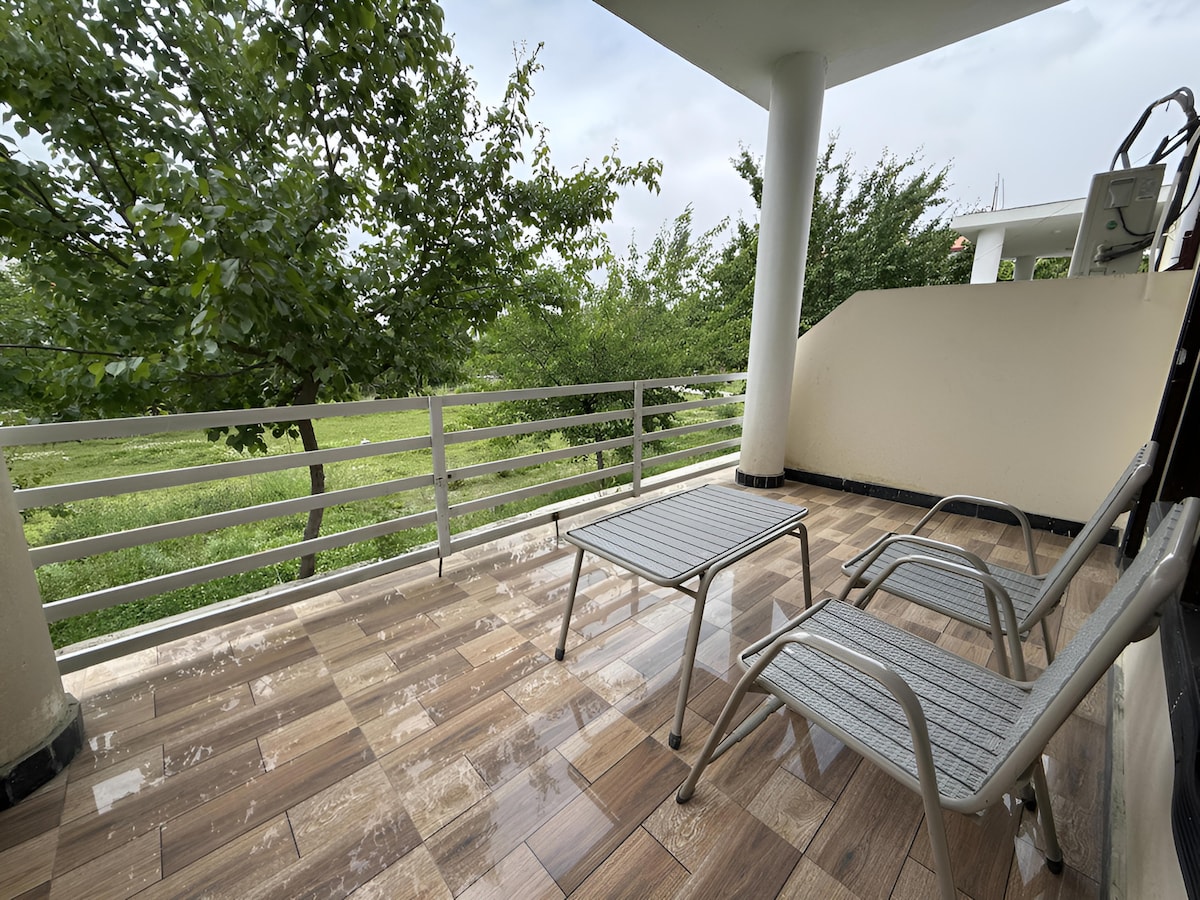 Luxury Suite in Skardu · King Bed & Private Lounge photo 2