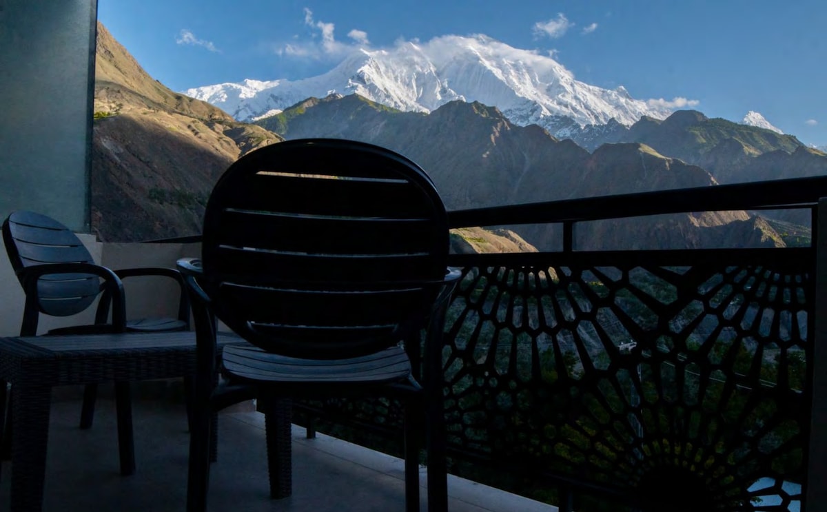 Hunza Luxury Suite: Jacuzzi & Rakaposhi Views photo 5
