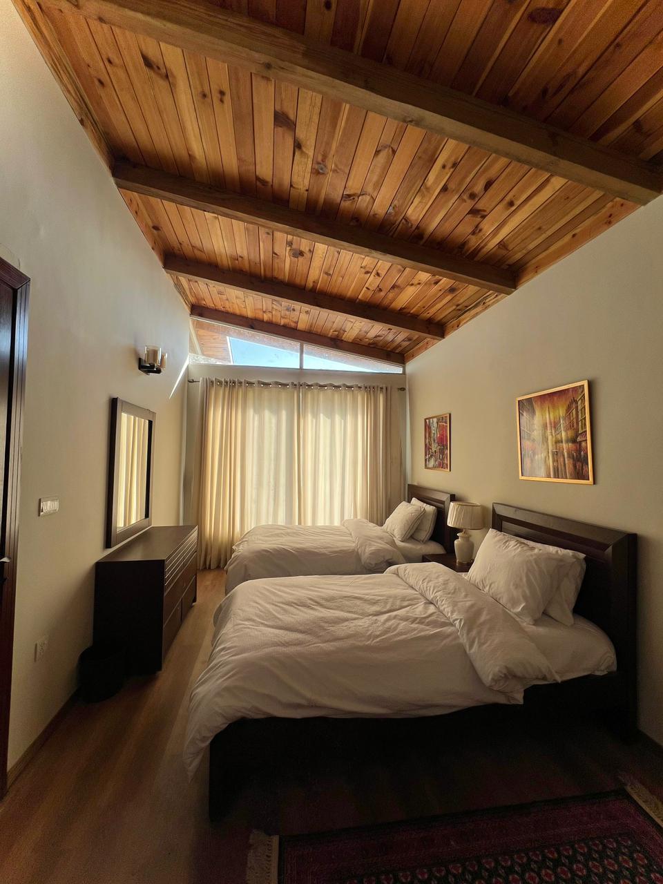 Spacious 3 Bedroom Villa · Peaceful Private Stay photo 4