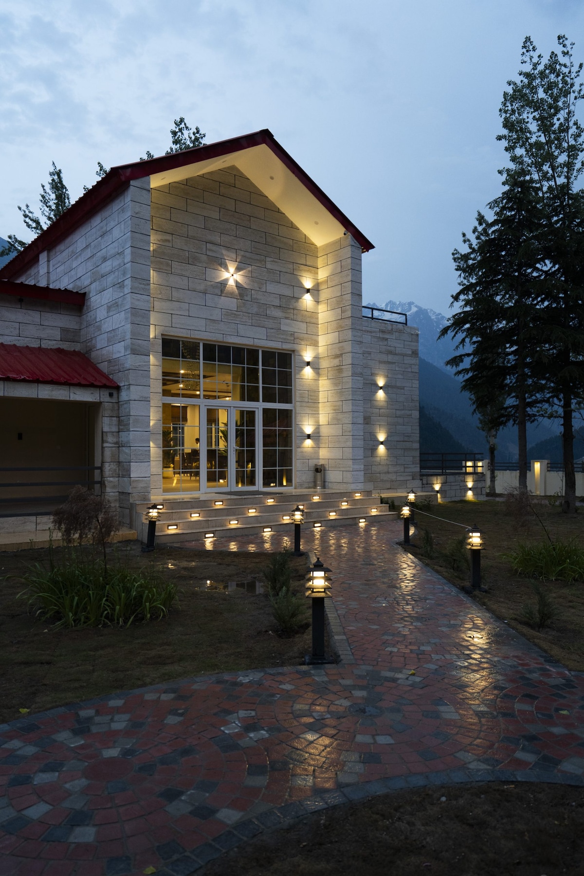 Luxury Deluxe Room in Kalam Valley Resort photo 3