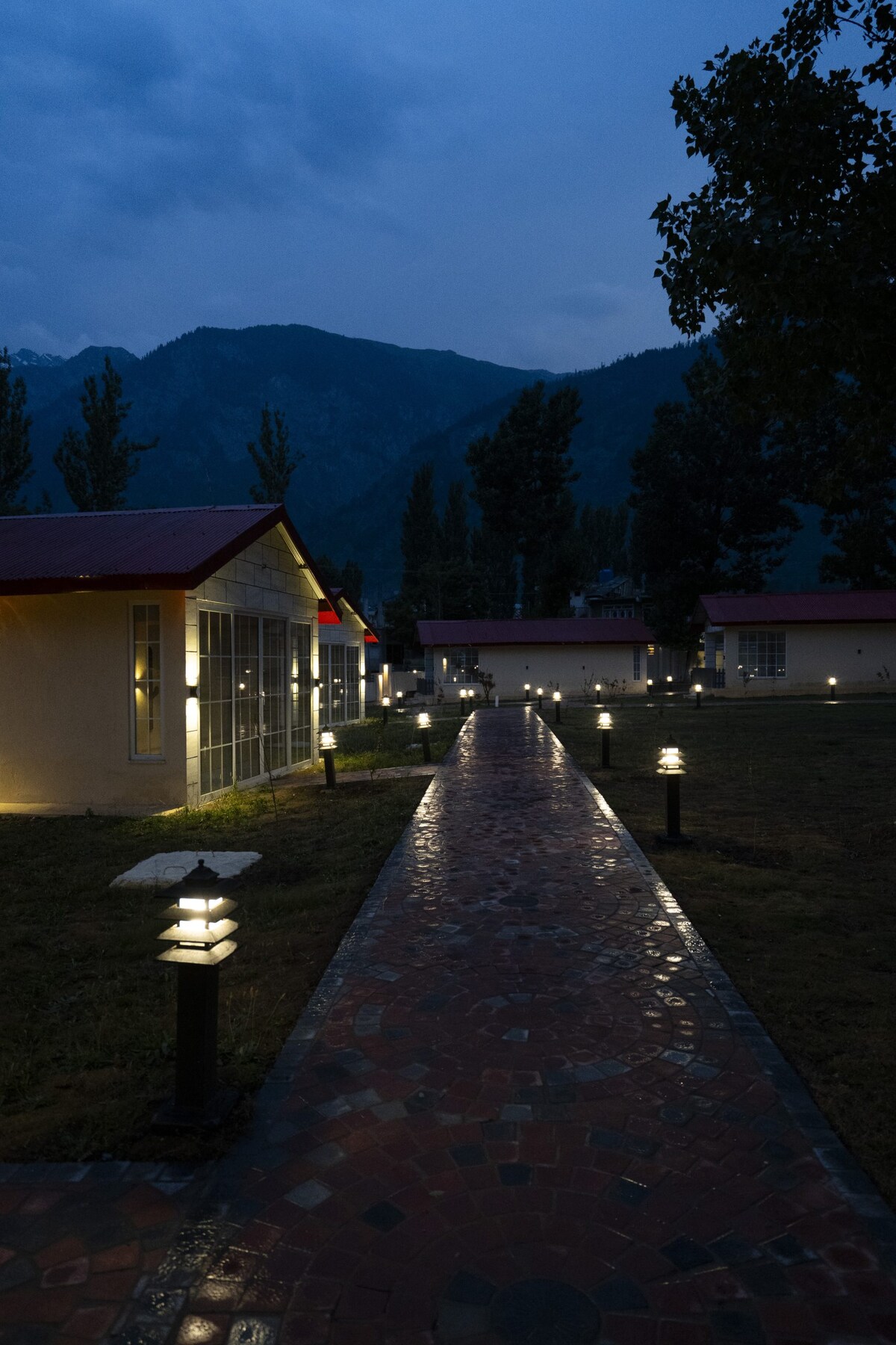 Luxury Deluxe Room in Kalam Valley Resort photo 5