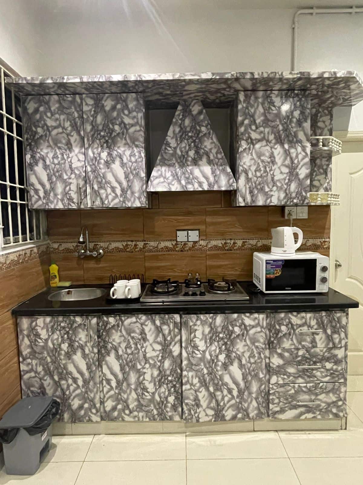 Prime 1-BHK in DHA Phase 6, Near Muslim Commercial photo 5