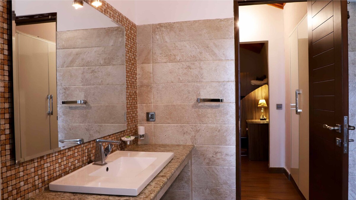 Modern Stone Villa · Panoramic Pine Forest View photo 2