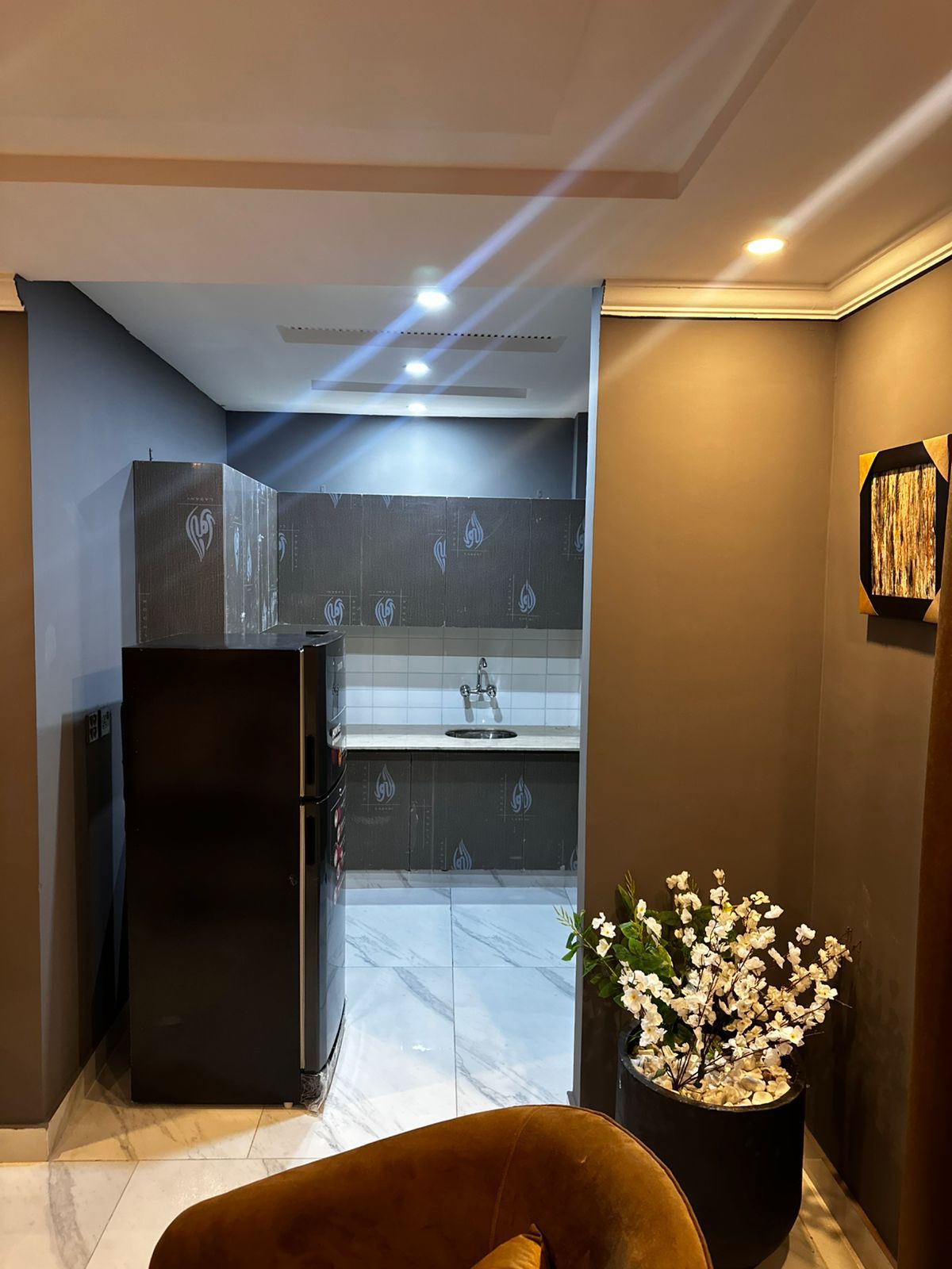 Elegant 2BR Apartment · Heart of Bahria Town photo 5