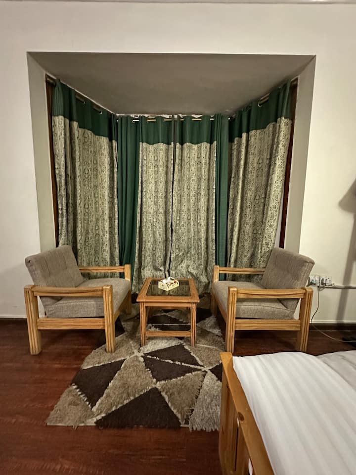 Family-Friendly Haven: 2 Beds Abbottabad photo 4