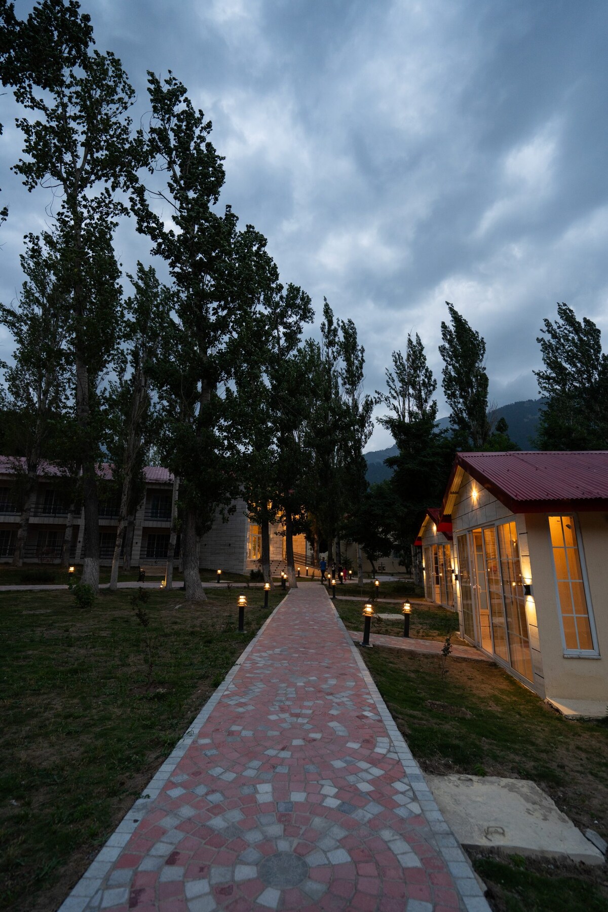 Luxury Deluxe Room in Kalam Valley Resort photo 4