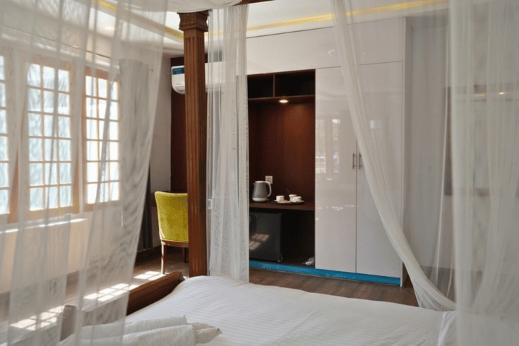 Luxe Royal Suite · Majestic Mountain Views photo 4