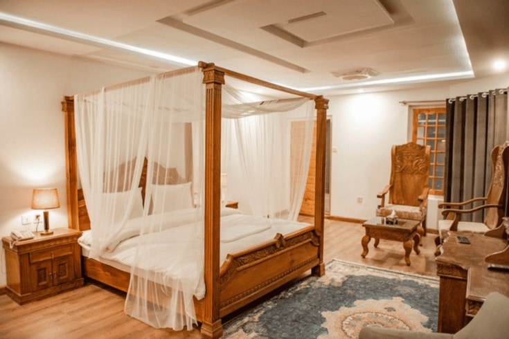 Luxe Royal Suite · Majestic Mountain Views photo 2
