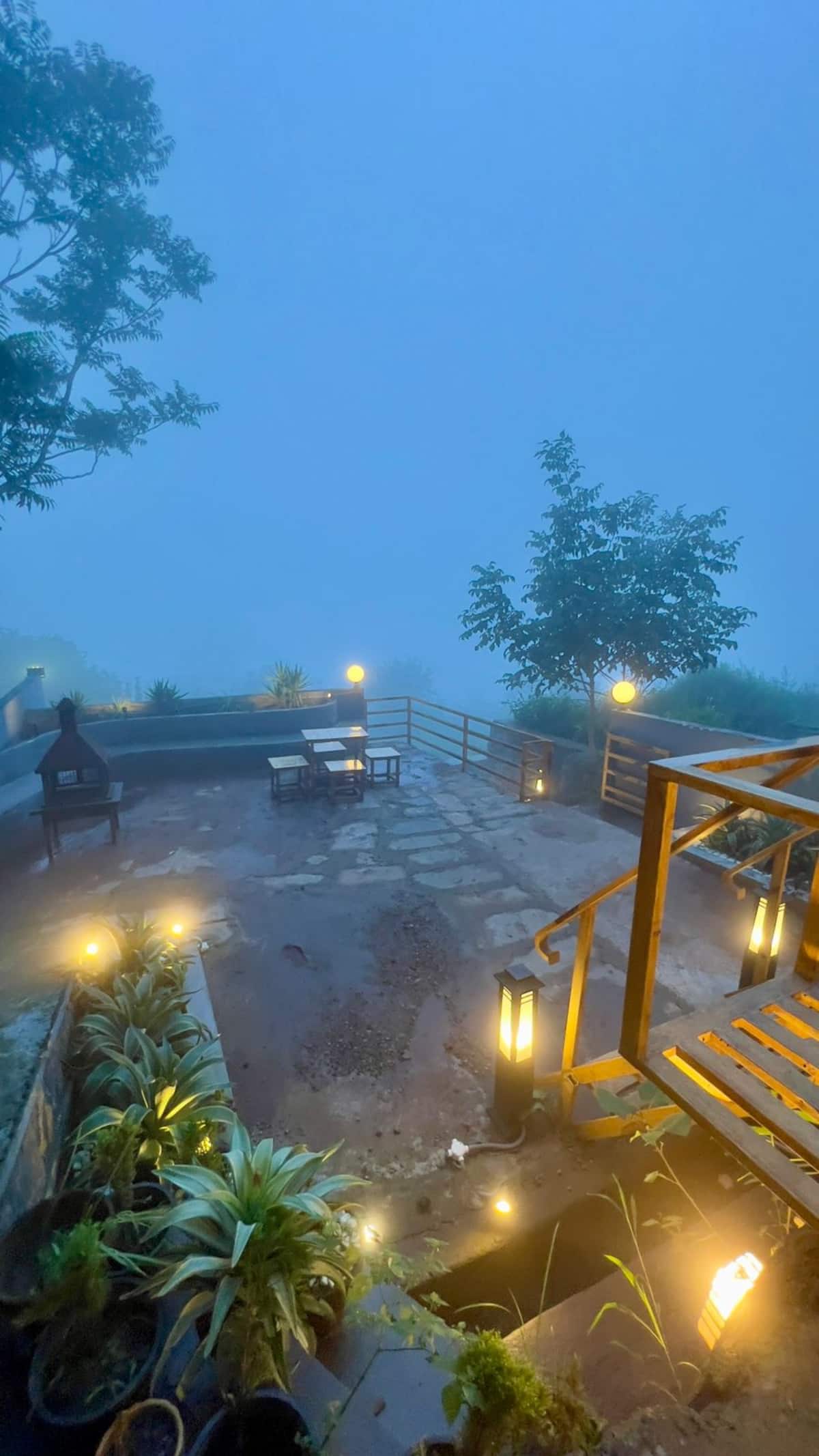 Romantic Wood-Clad Mountain Retreat photo 5