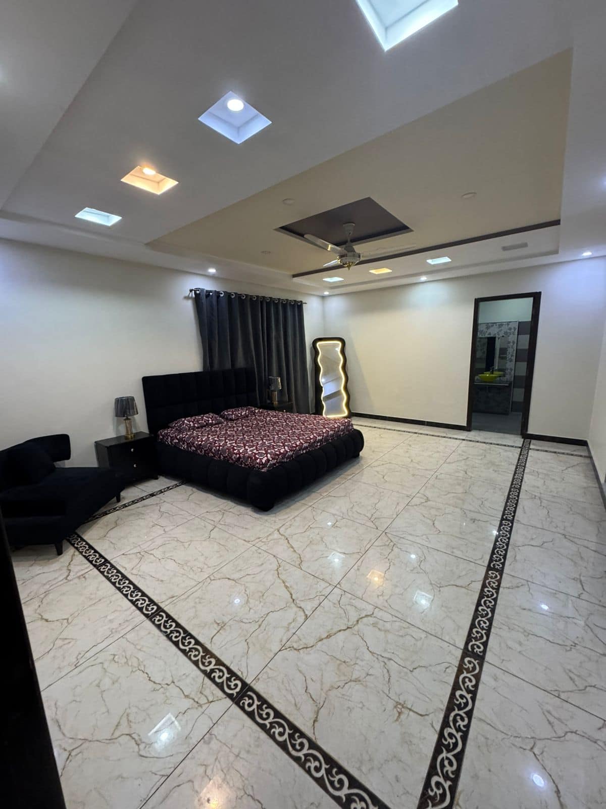 Cozy 1 Bedroom in DHA Phase 8 | Close to Airport photo 4