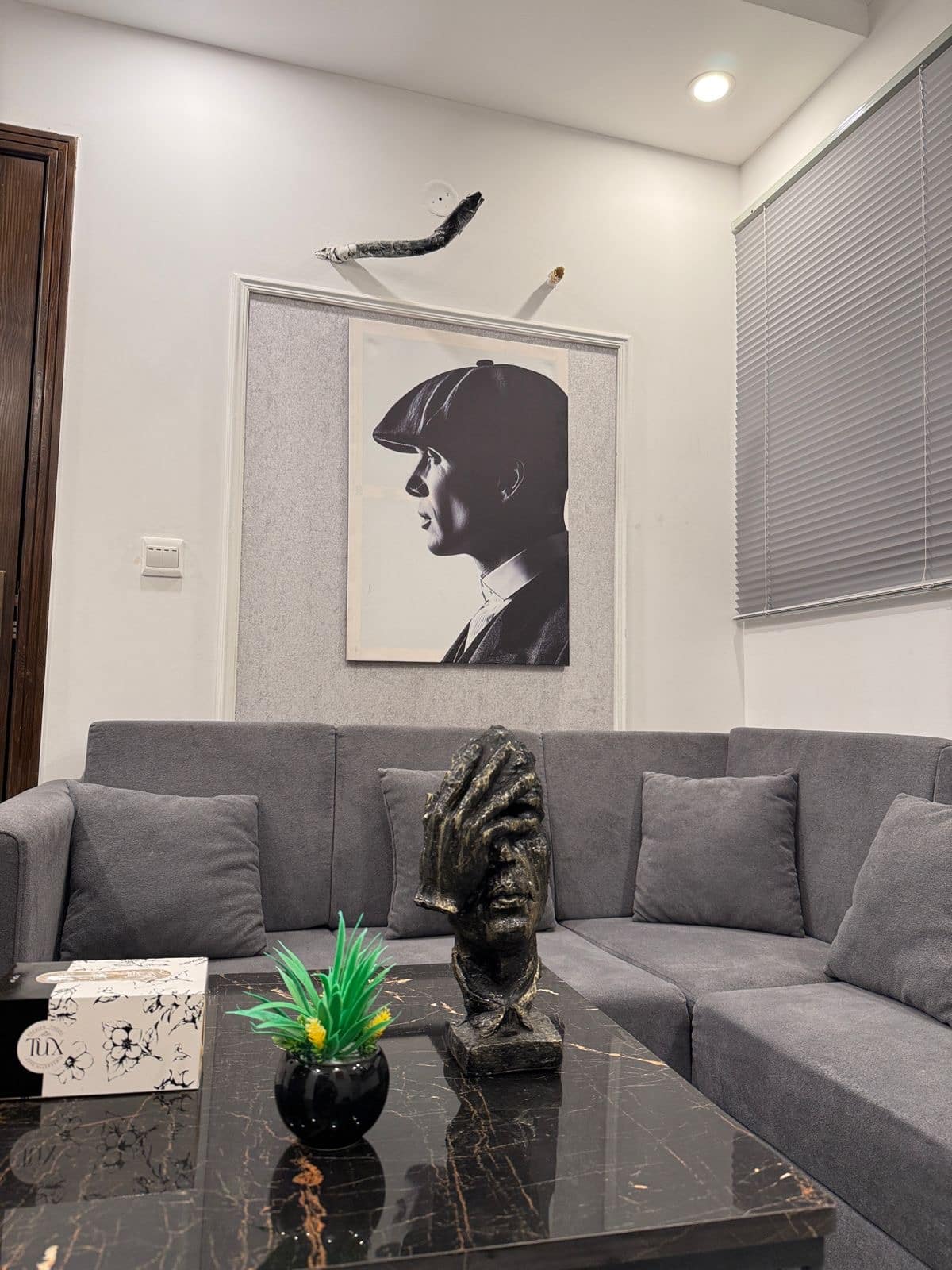 Modern 1BHK | Near Wrapsy Café photo 4