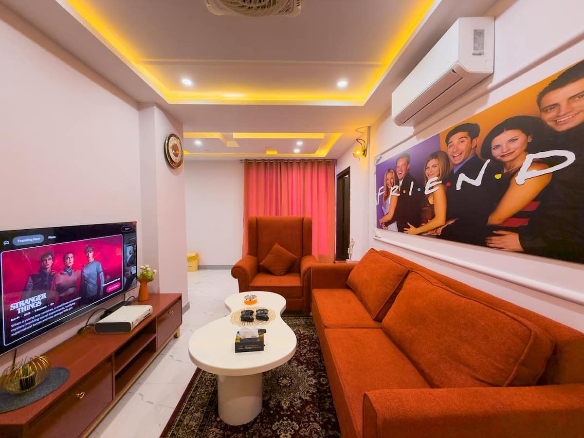 Friends Suit 1BHK | Modern Themed Apartment photo 3