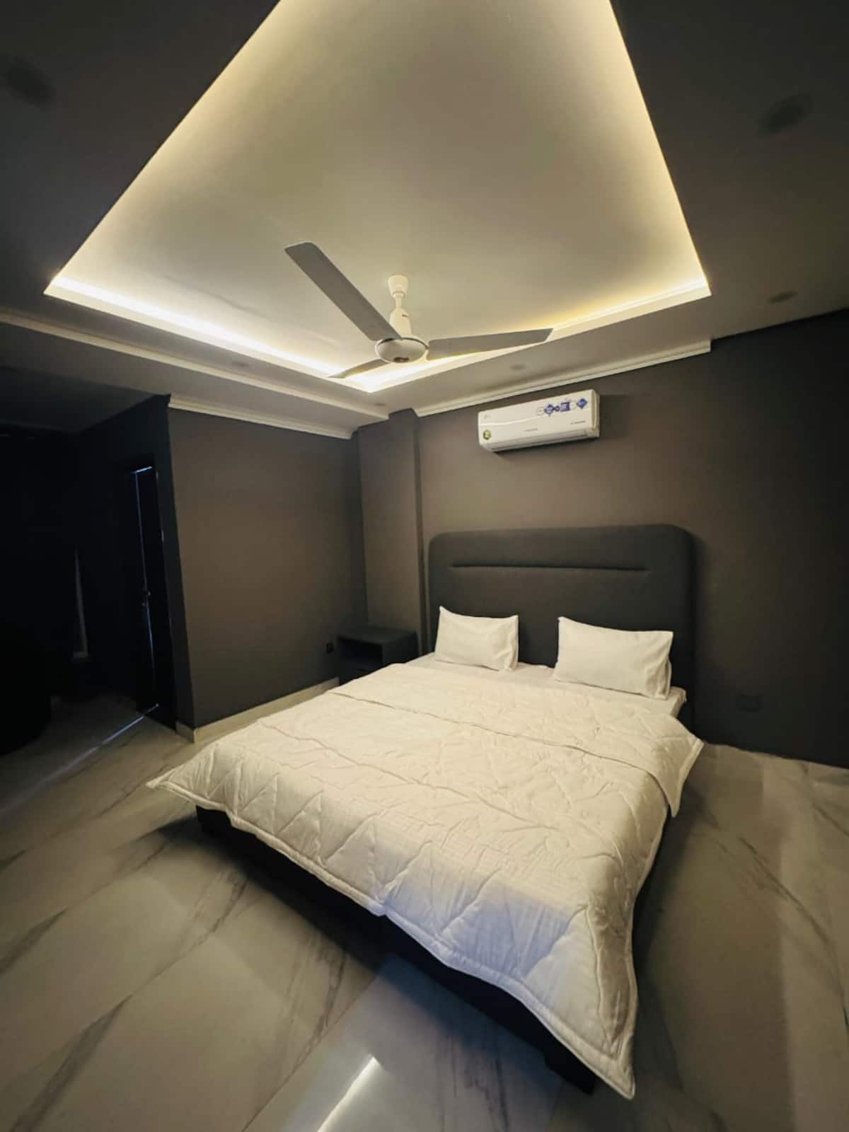 Family-Friendly 2BHK in Secure DHA photo 5