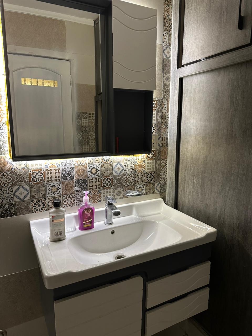 Executive 1BR in Bahria Phase 7 · Prime Location photo 2