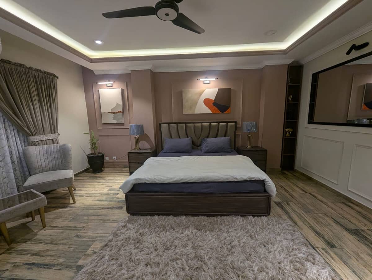Luxury 2-Bedroom Apartment | Bahria Town Phase-1 photo 2