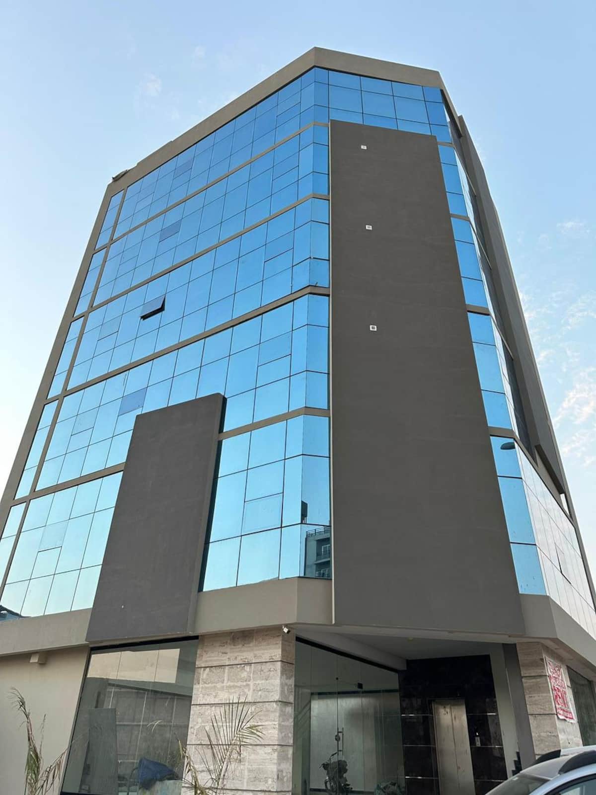 Modern 1 BHK Near Seven Heights, Rawalpindi photo 3