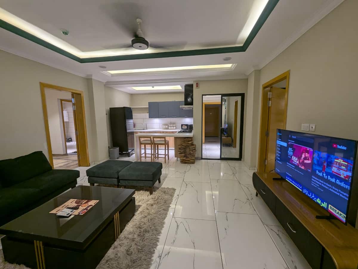 Luxury 2-Bedroom Apartment | Bahria Town Phase-1 photo 3