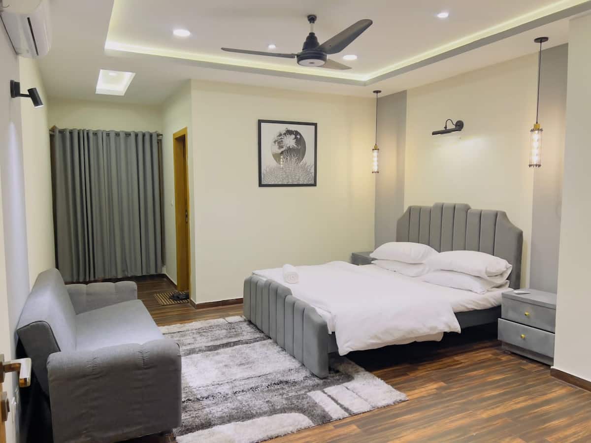 Modern 2-BHK in Bahria Active photo 2