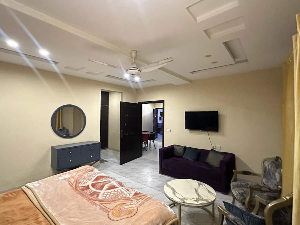 Perfect Lahore Stay – Clean & Modern 1BHK photo 4