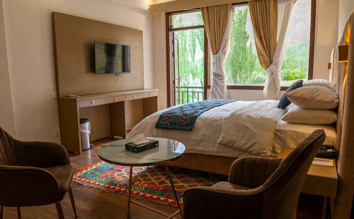 Scenic Deluxe Retreat for 3 in Nasirabad photo 3