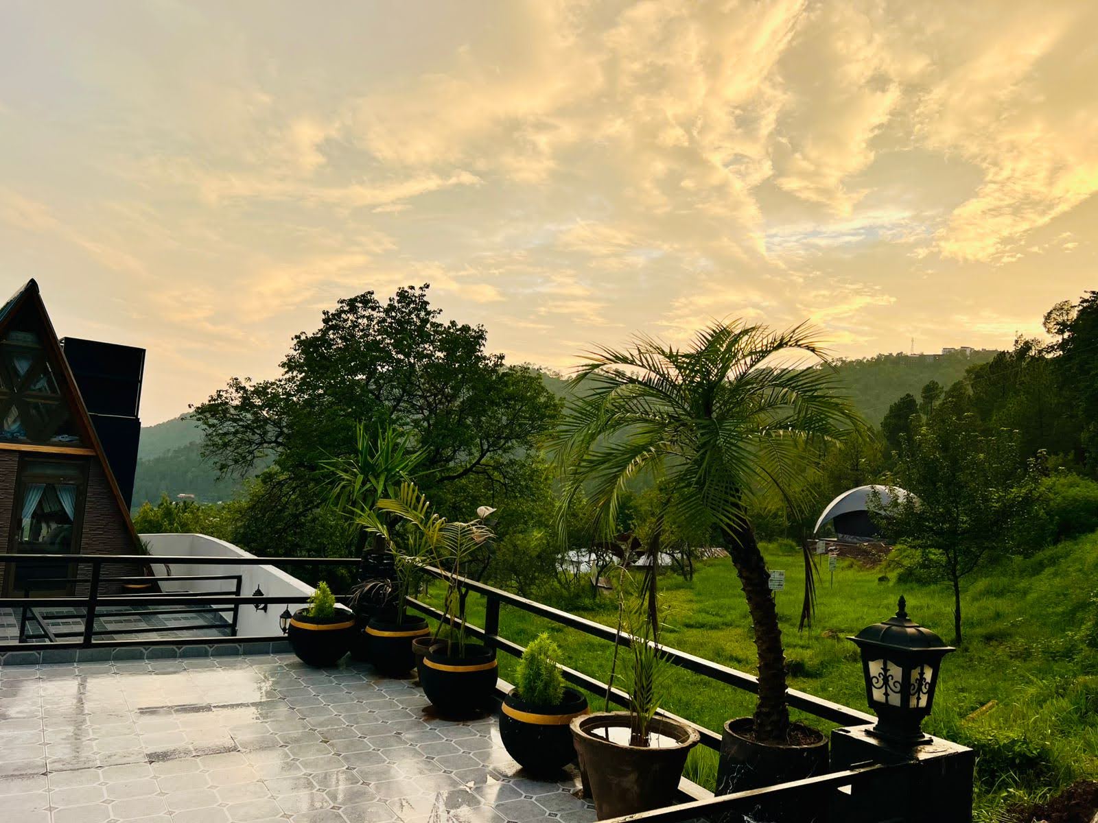 The Luxury & Modern Approach (Platinum Hut) photo 3