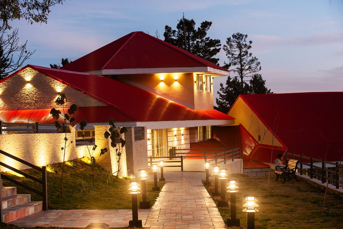 Luxury Deluxe Room · Pine Hills Ayubia photo 4