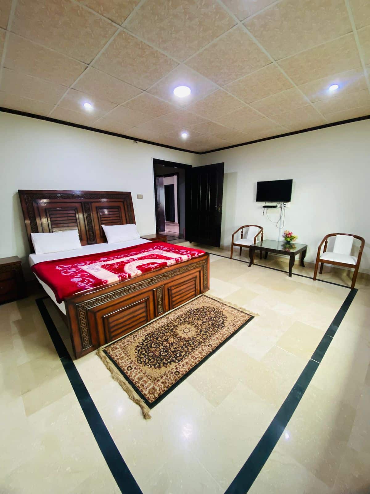 Exclusive 5BR Stay | Spacious & Fully Equipped photo 3