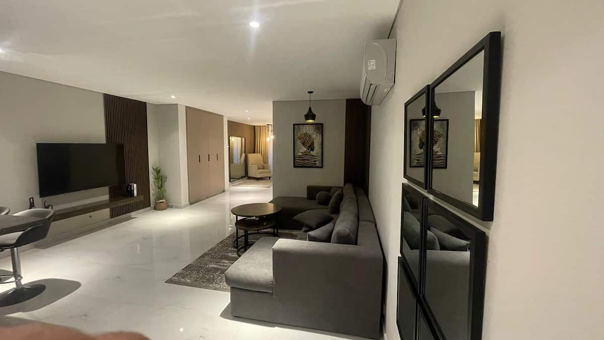 Luxury 1BHK | MM Alam Road | Gulberg III Lahore photo 3