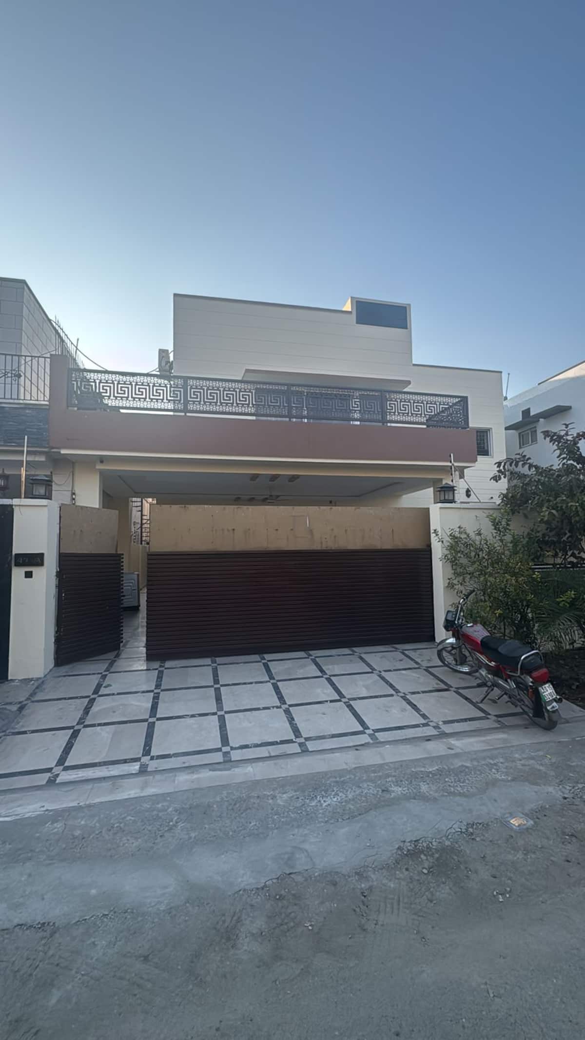 Cozy 1 Bedroom in DHA Phase 8 | Close to Airport photo 3