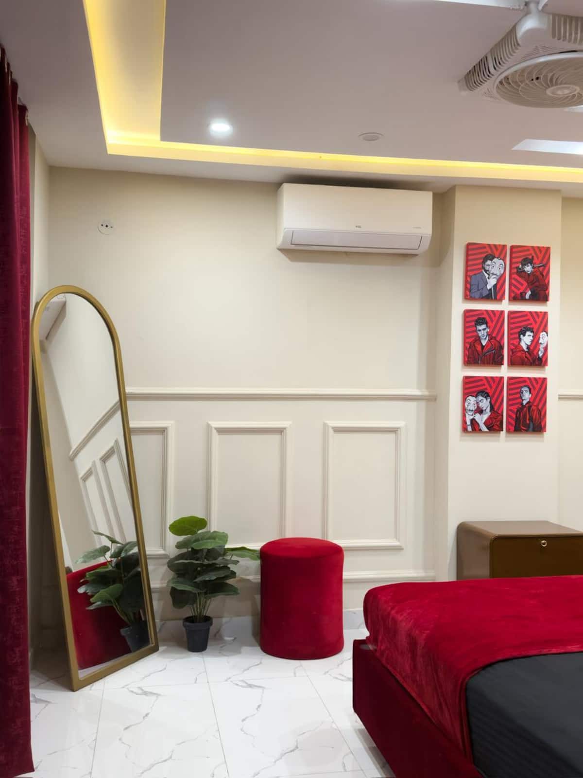 Money Heist Theme 1 Bedroom Apartment Premium Stay photo 4