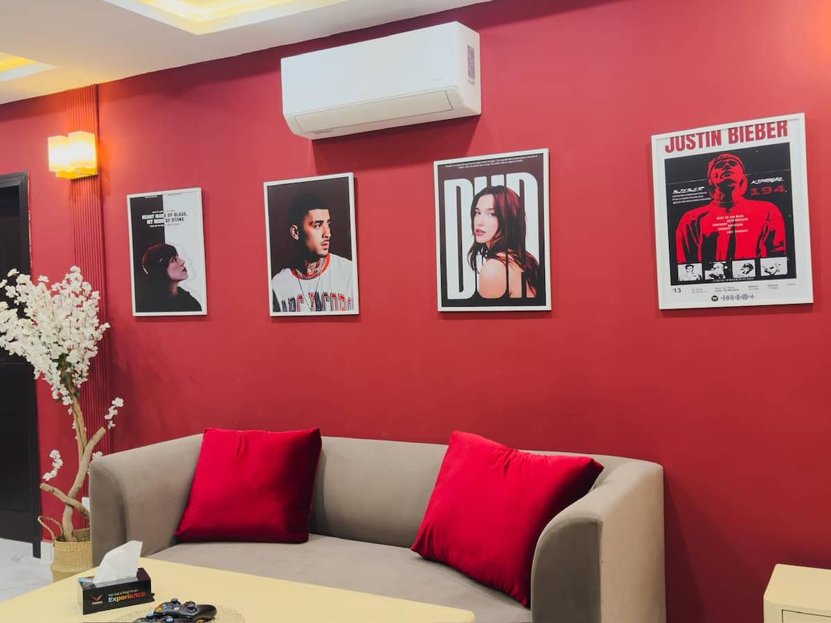 Artist Suite 1BHK | Creative & Stylish Apartment photo 4